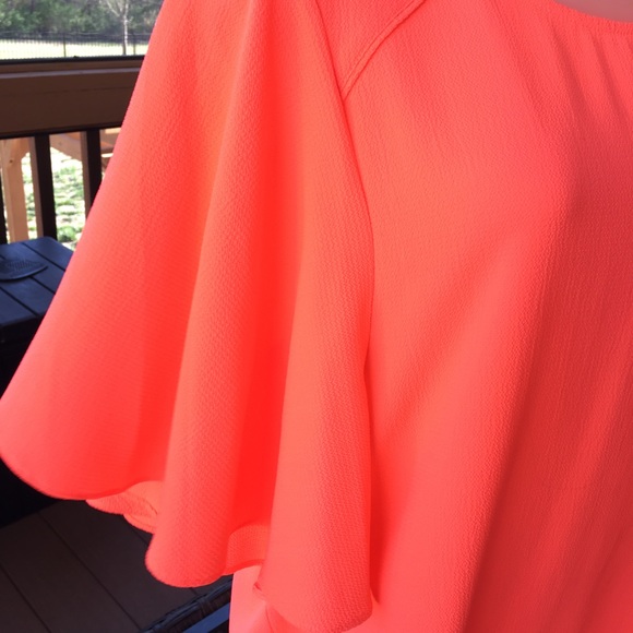 NWOT Gibson & Latimer blouse with flutter sleeves. Sz S. Vibrant orange. - Picture 3 of 9